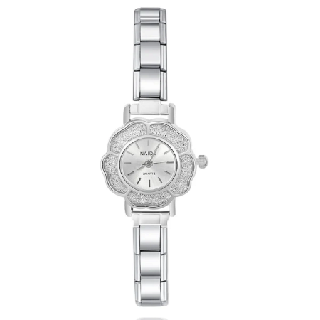 ساعة وردة بيضاء