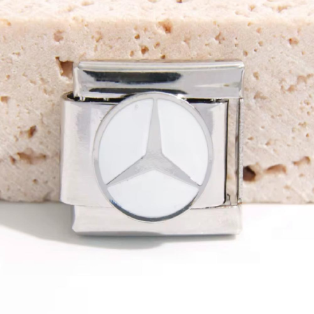 تشارم مرسيدس فضي